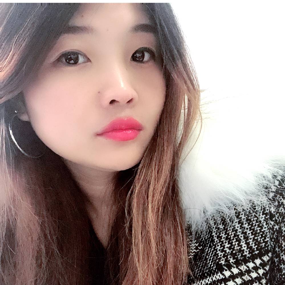 傲娇女孩的照片