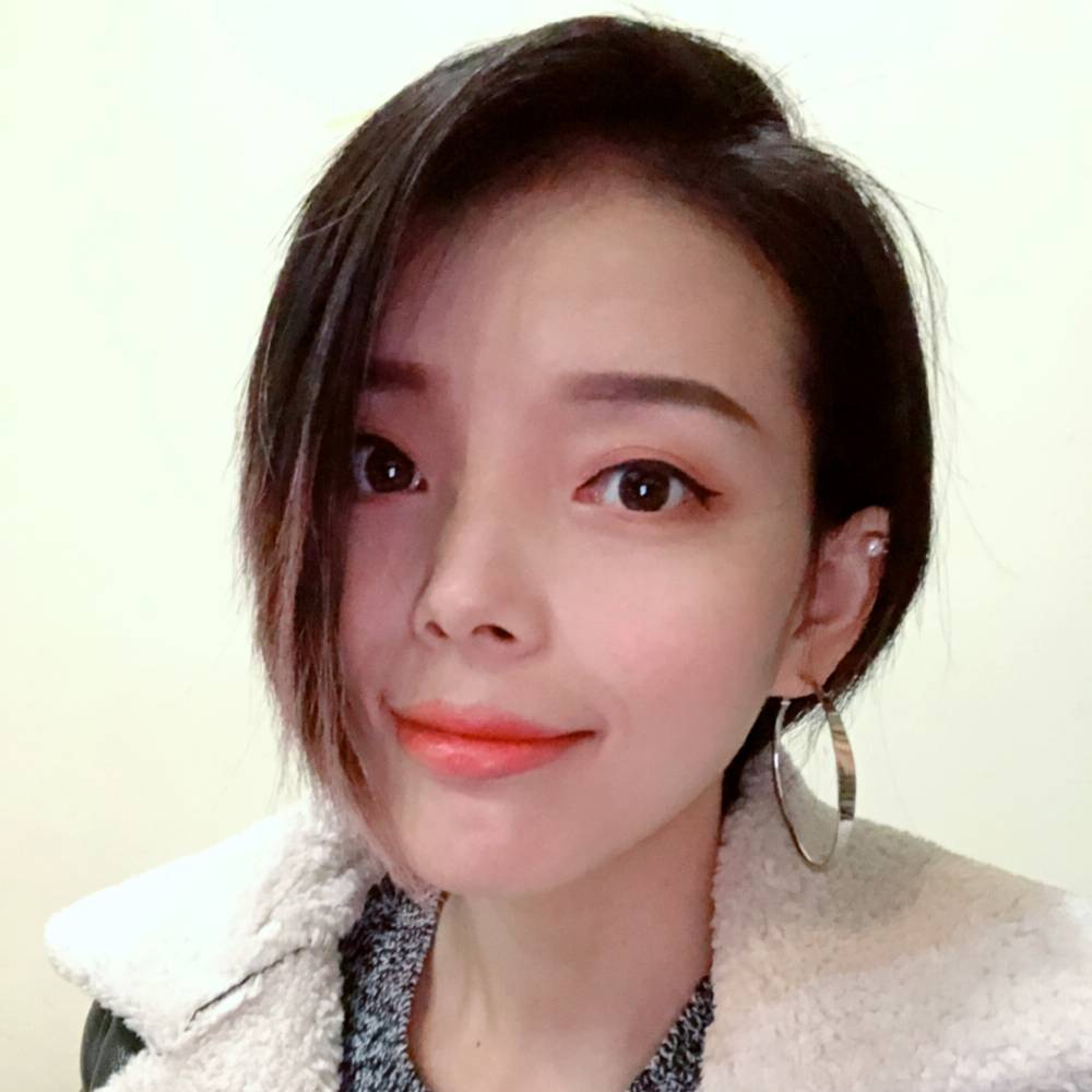 肌肉魔女的照片