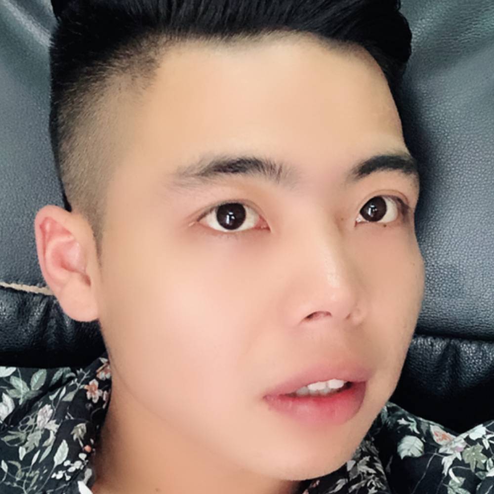 勤劳鸡翅的照片
