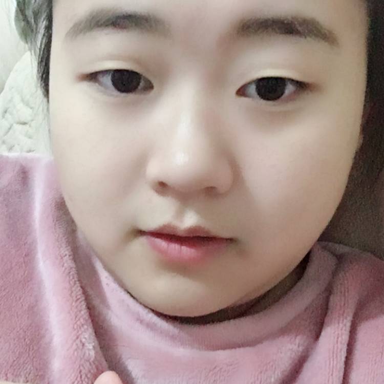 文静平湖的照片