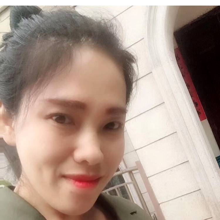 优雅红酒的照片