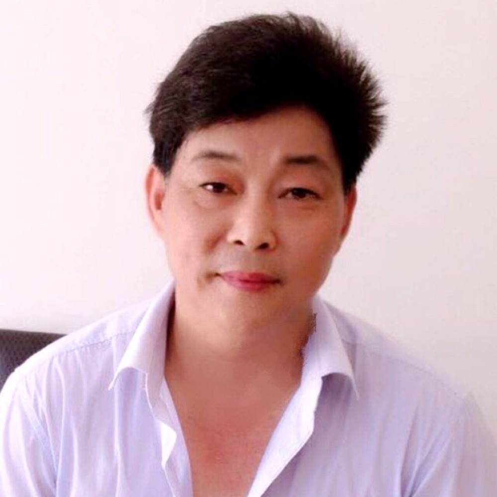 罗亚东的照片