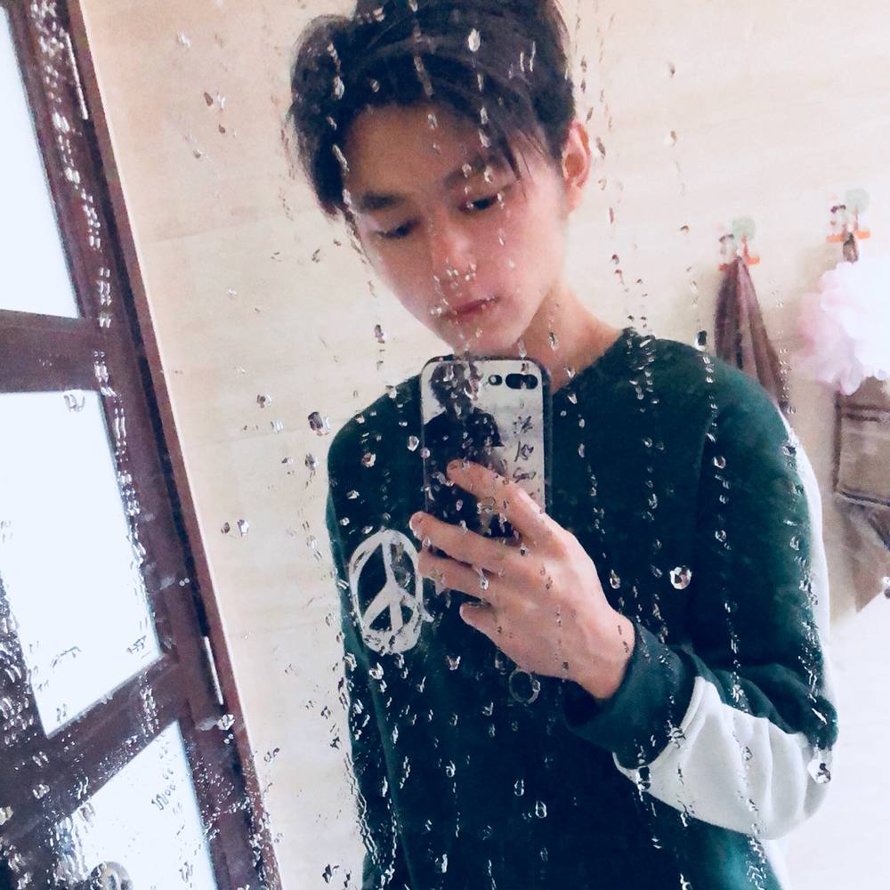 90后小哥哥的照片