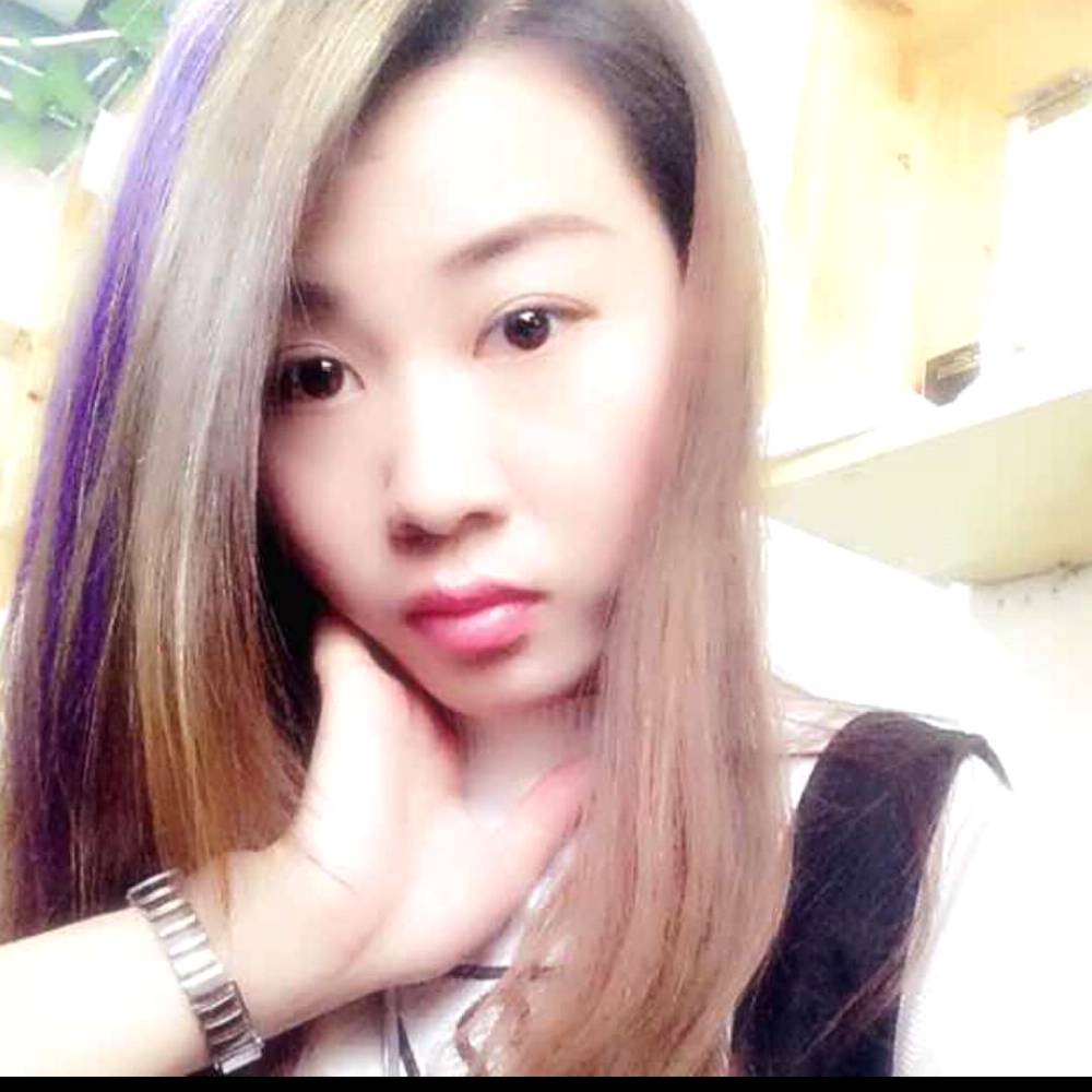 妩媚水杯的照片