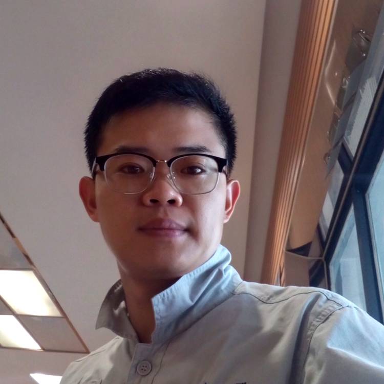 开朗热狗的照片