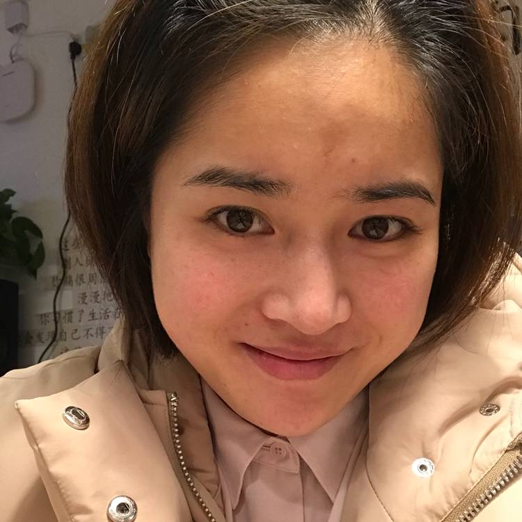 爱笑的小虎牙的照片