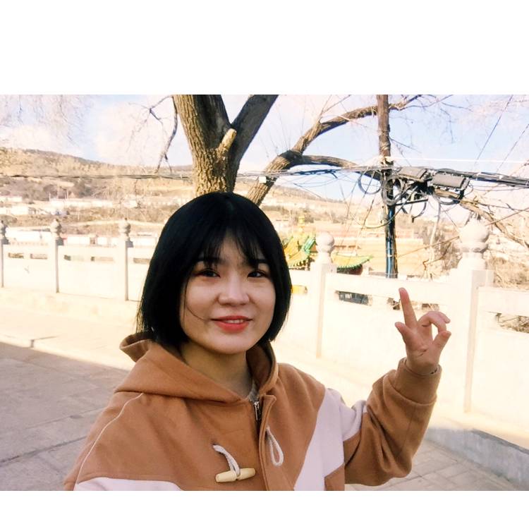 行侠仗义的歪女侠的照片