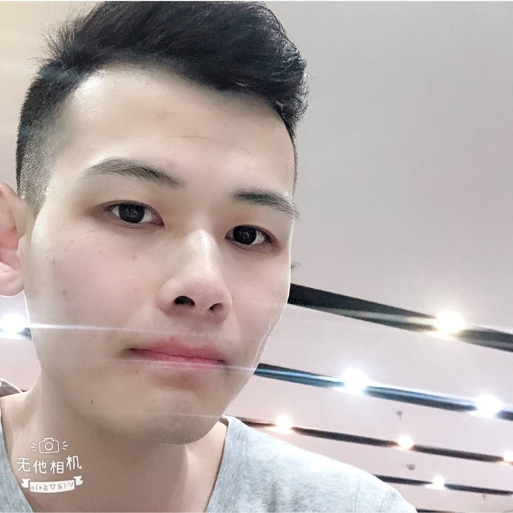 Supreme。的照片