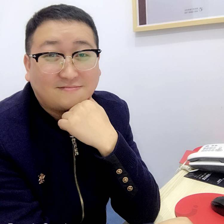 纤指红尘的照片