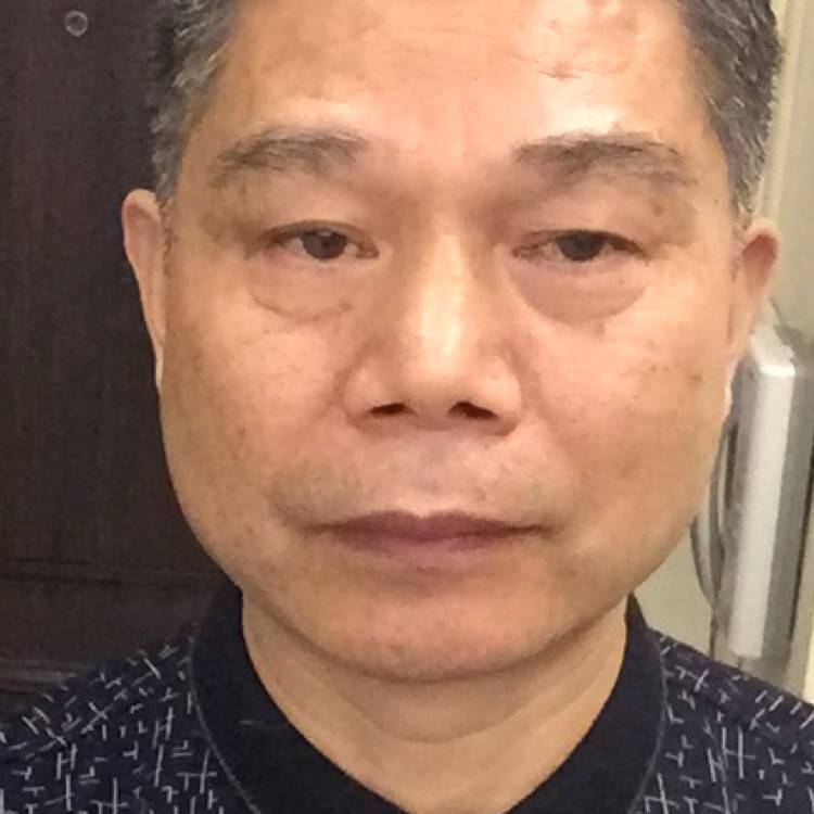陶醉酒窝的照片
