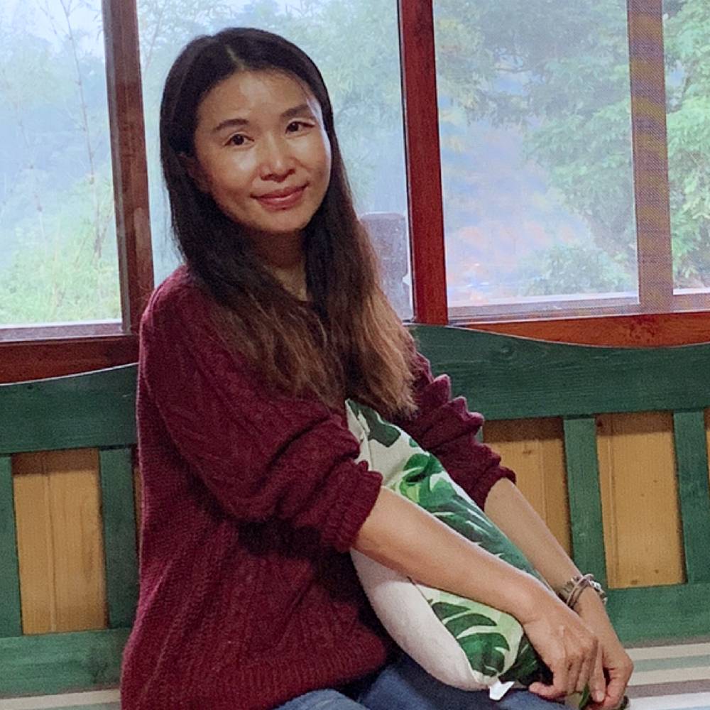 端庄百褶裙的照片