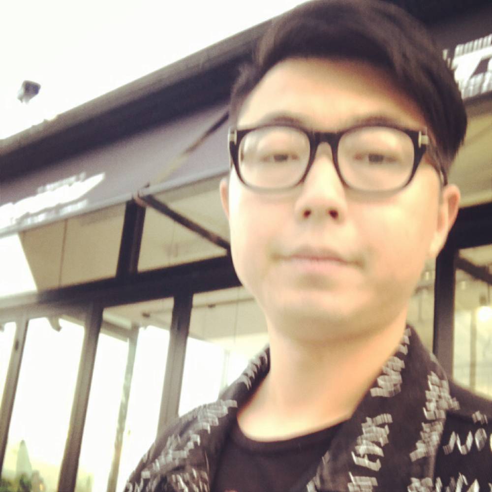 追星男孩的照片
