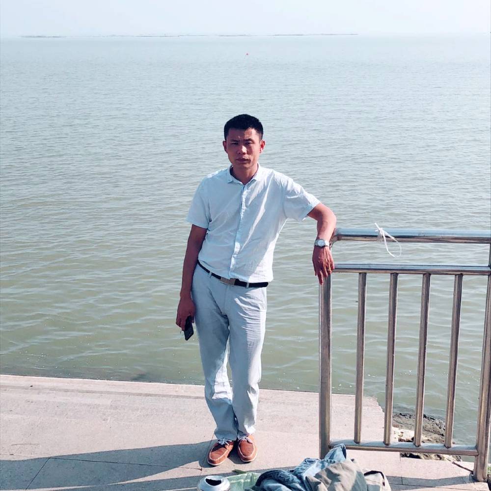 靓丽柜子的照片