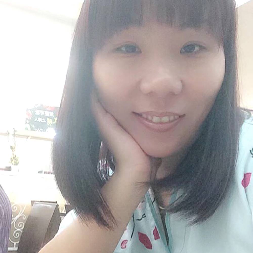 明媚店员的照片