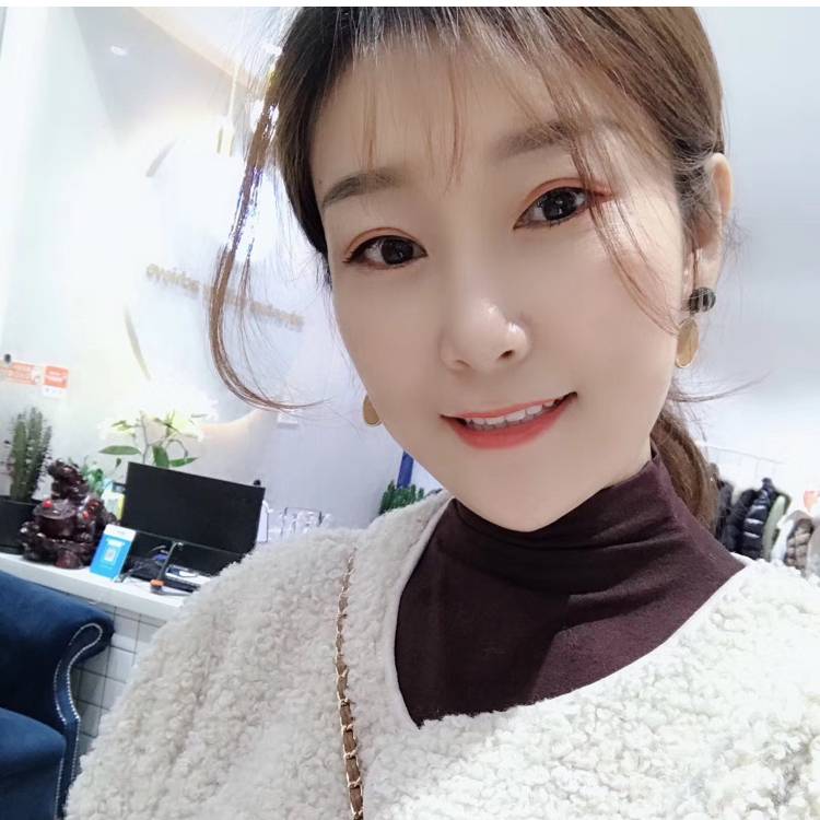 菲小姐的照片