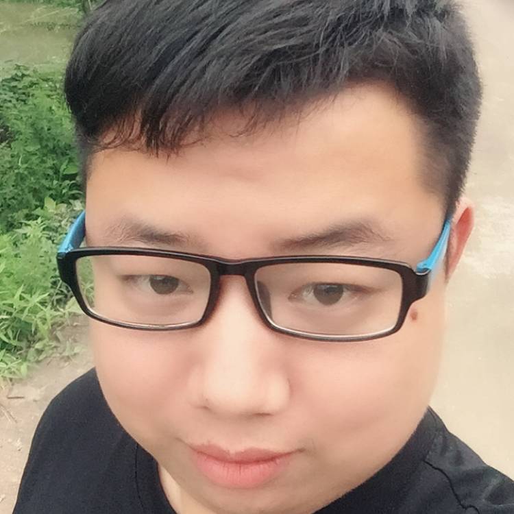 远方月半的照片