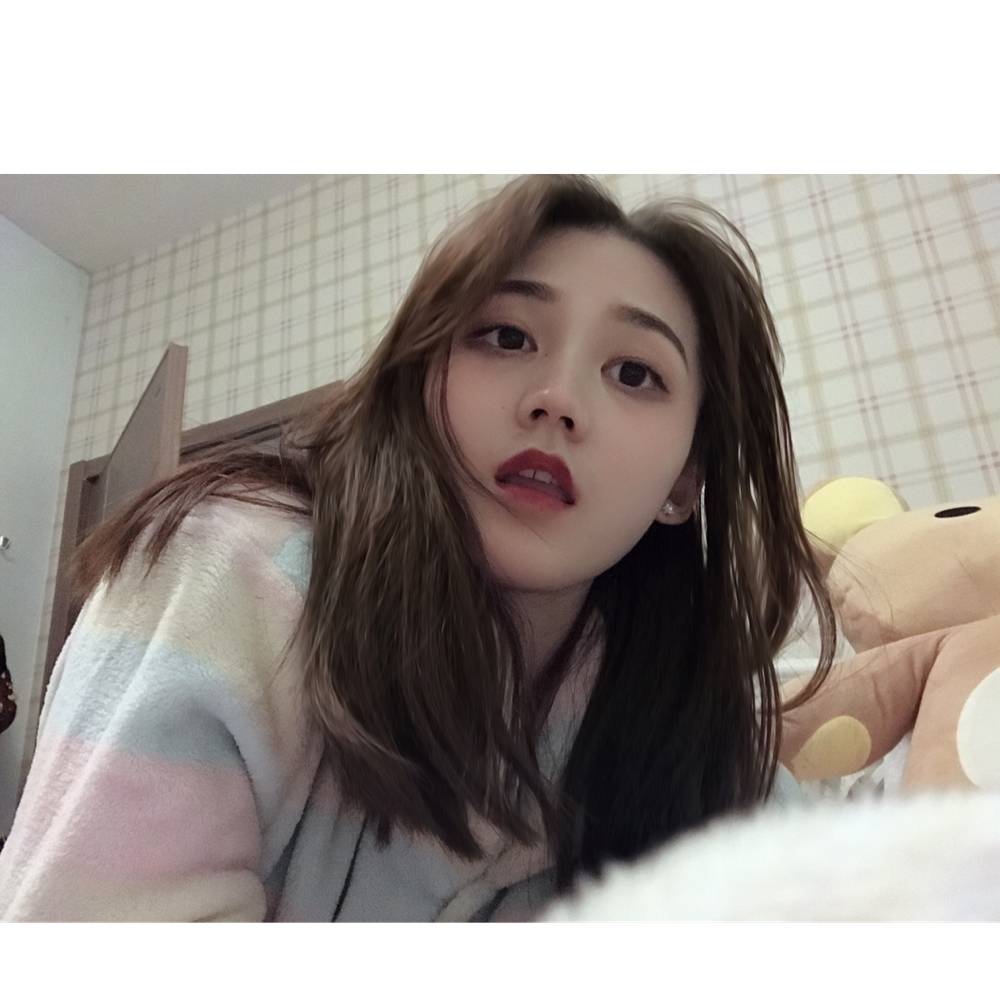 笑起来会卡粉的照片