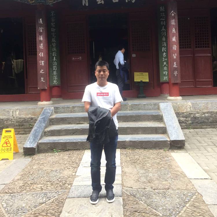 李彦江的照片