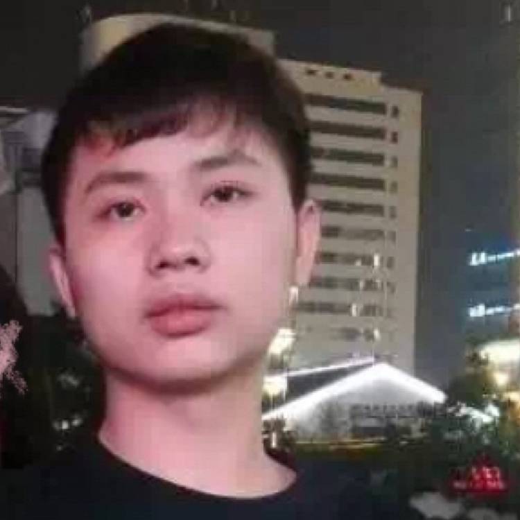 大白的水杯的照片