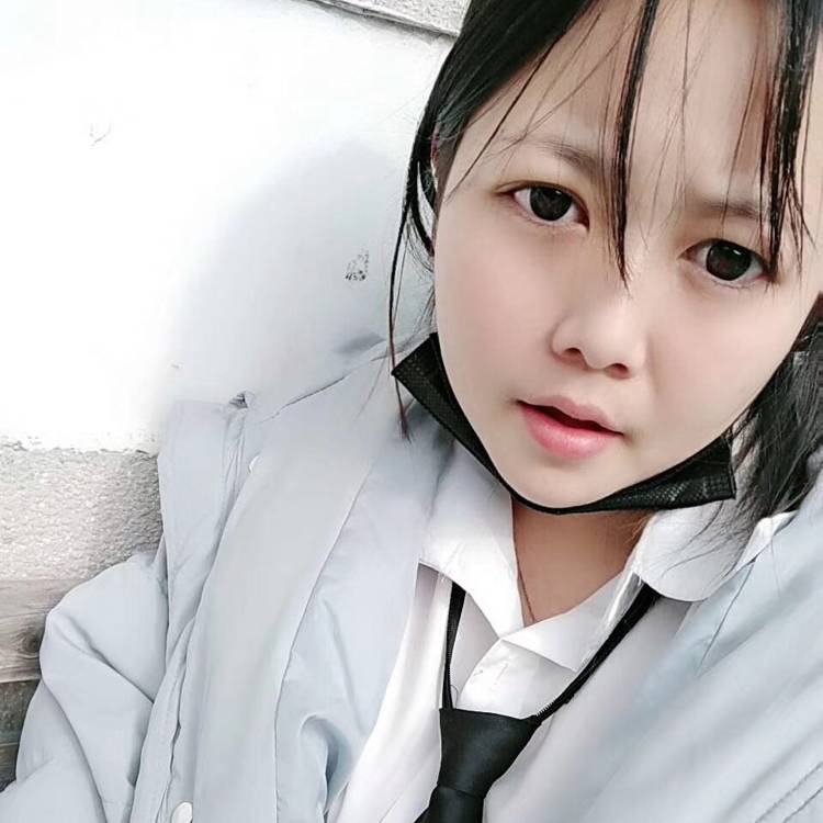 俏皮百褶裙的照片