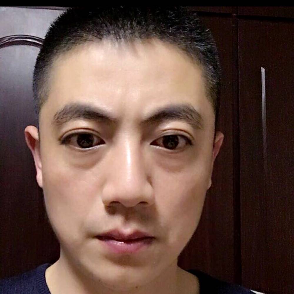 卧笑醉红颜的照片