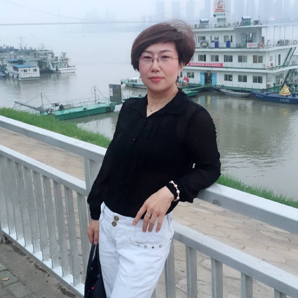 尊敬缥缈的照片