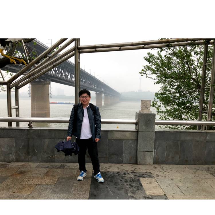 跳跃青琯的照片