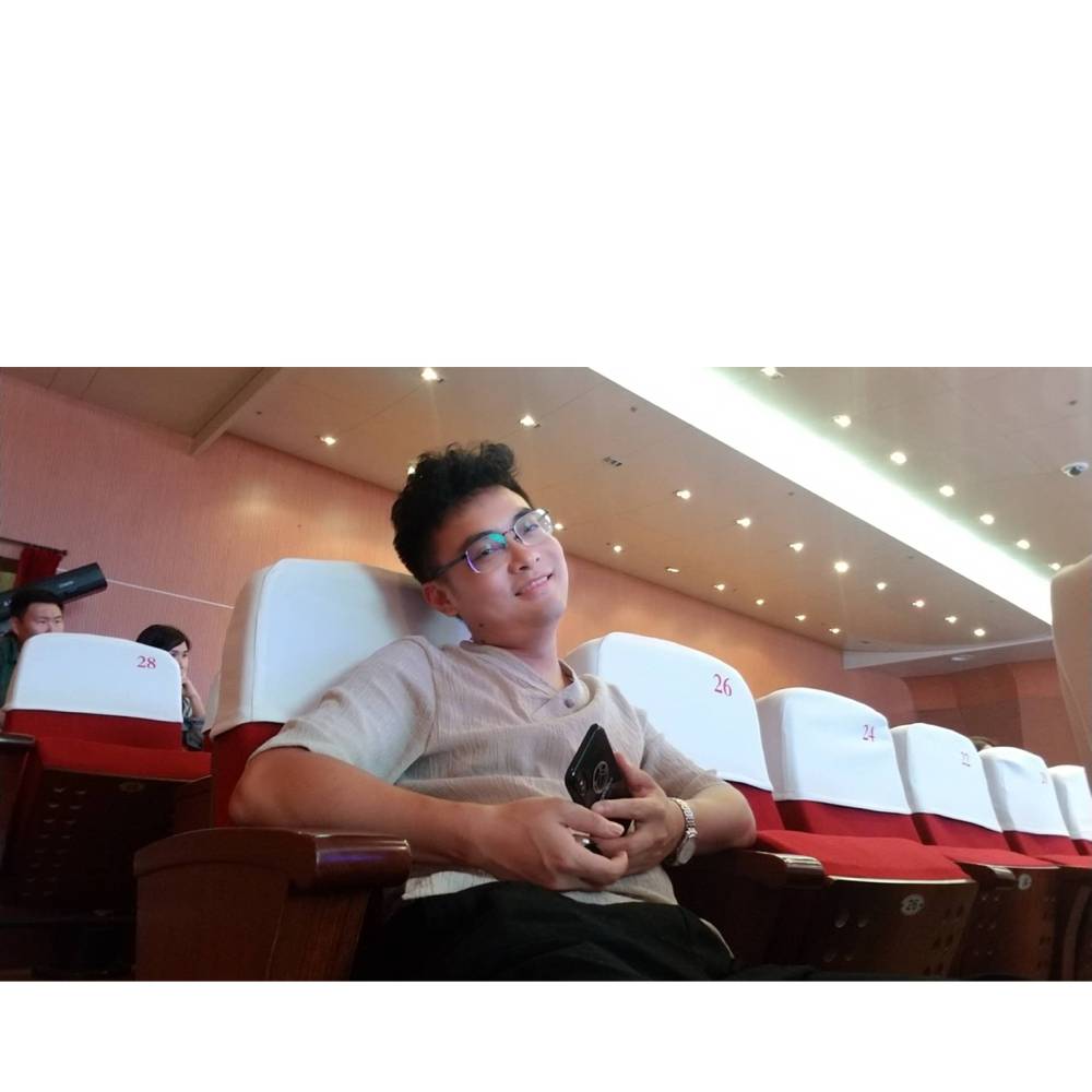 高大耳机的照片