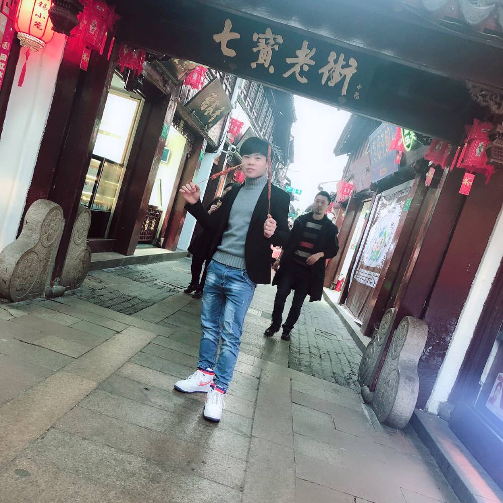 辉霍青春的照片