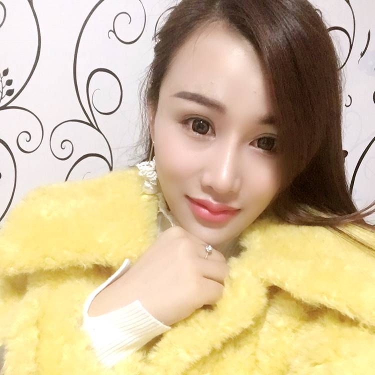 女人活出高姿态的照片