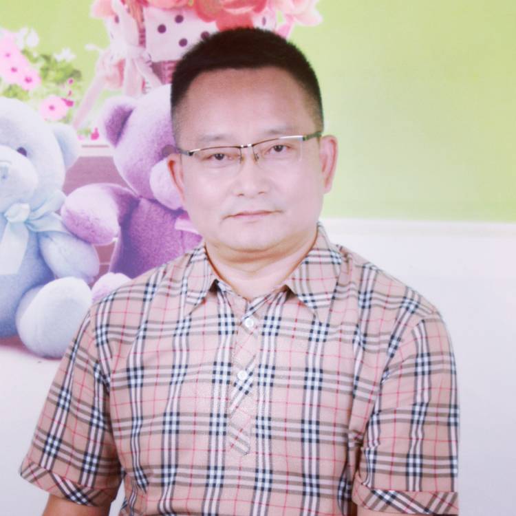 无私戒指的照片