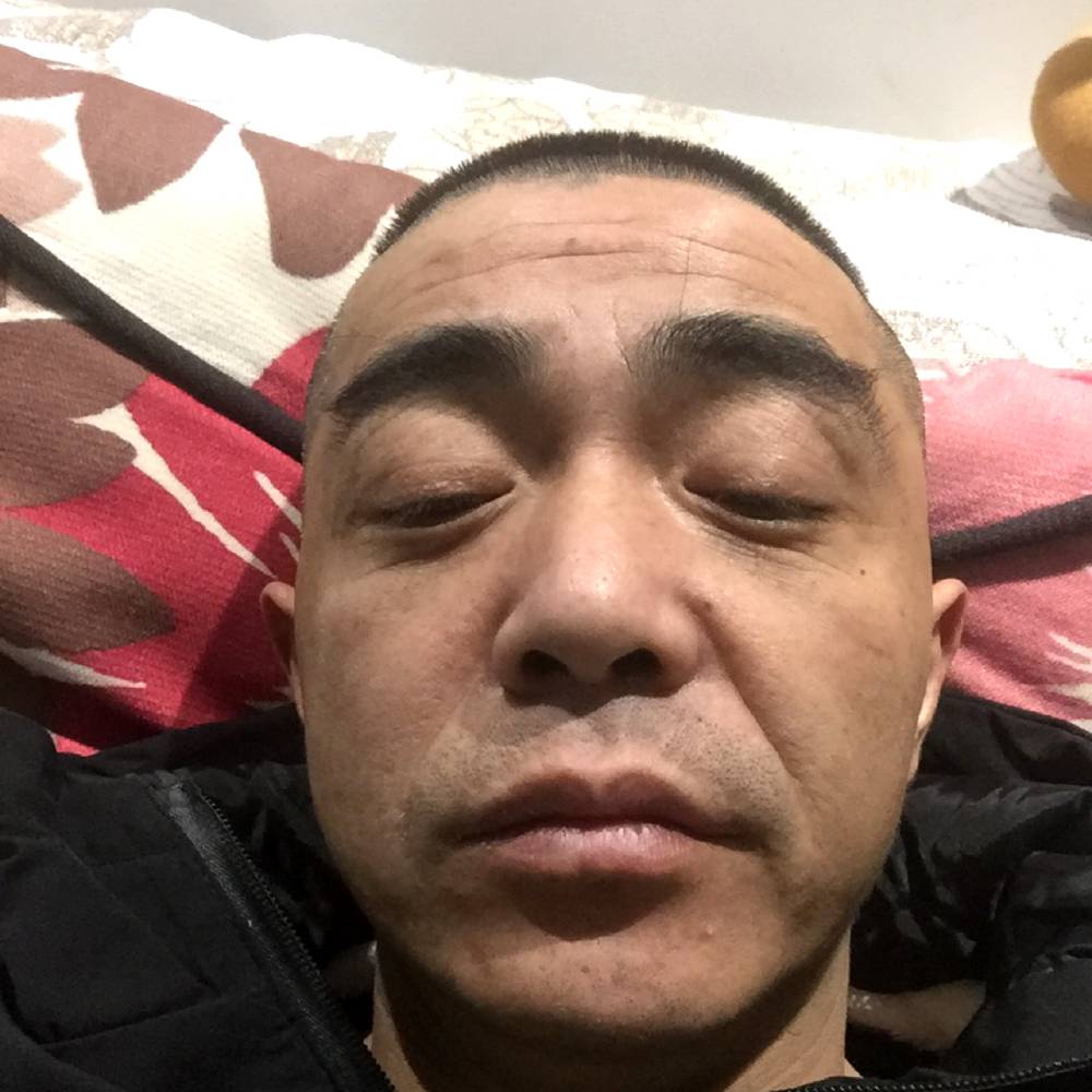 高高灯泡的照片