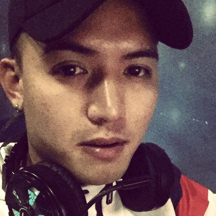 勤恳睫毛的照片