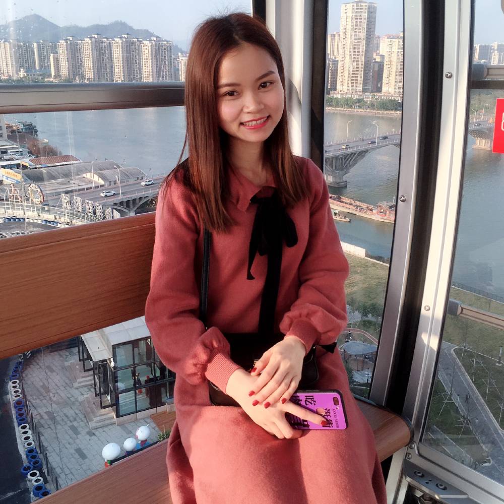 呆萌少女的照片