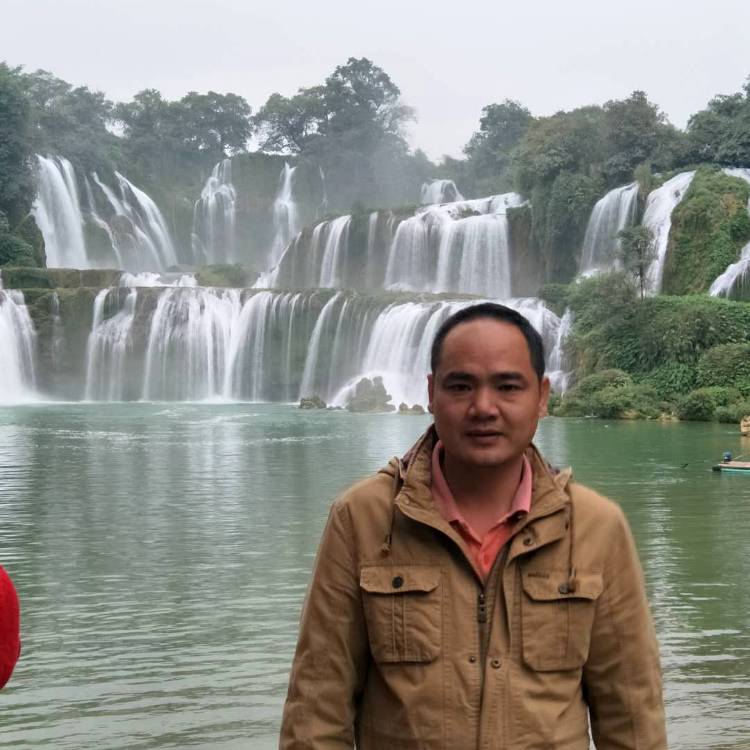 阿亮刘唐亮的照片