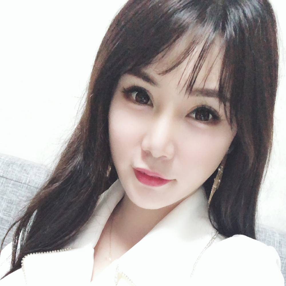 开心❤️丁玲的照片