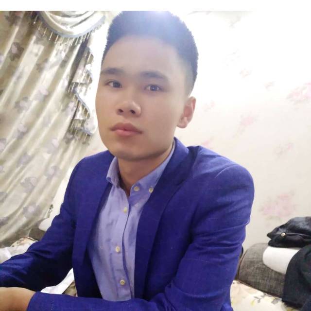 细心的西装的照片