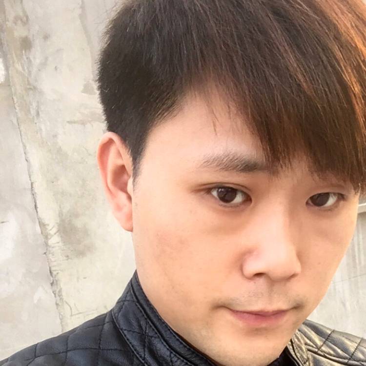 沉默微笑Cc的照片