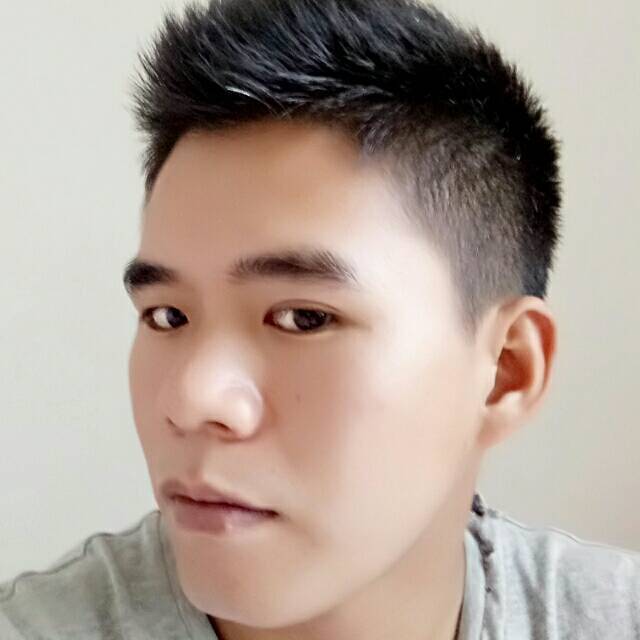 忧郁的眼神伟少的照片