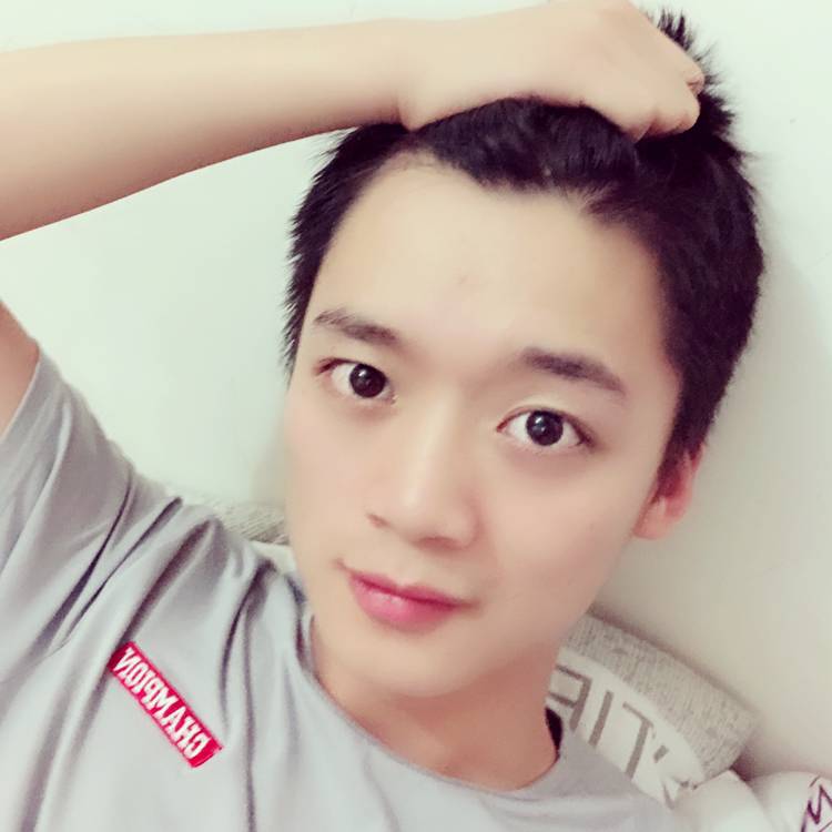 夜灯下的激荡。的照片