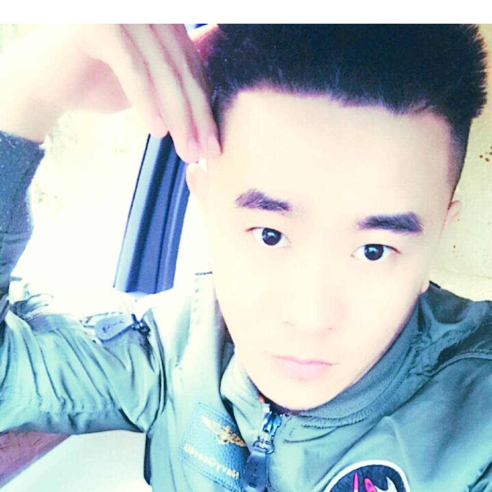 嘻哈潮男的照片