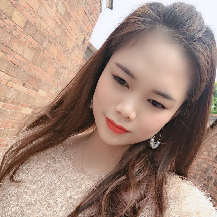 小晴的照片