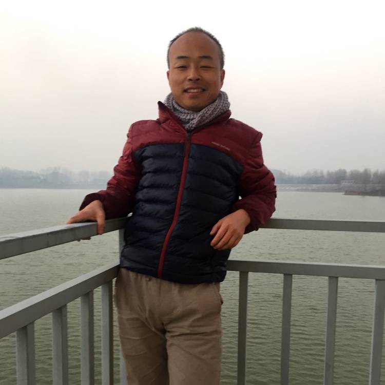 奋斗小男孩的照片