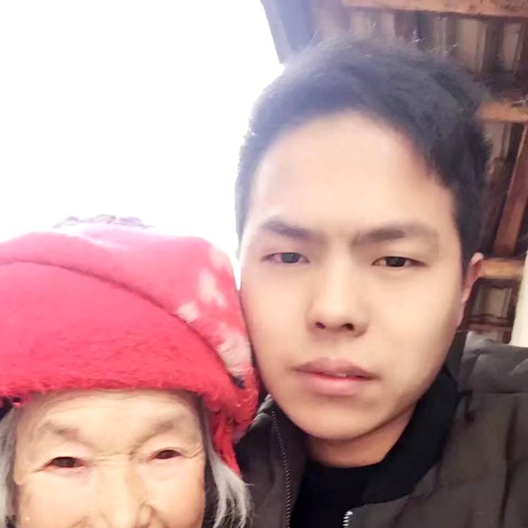 妮，在哪呢的照片