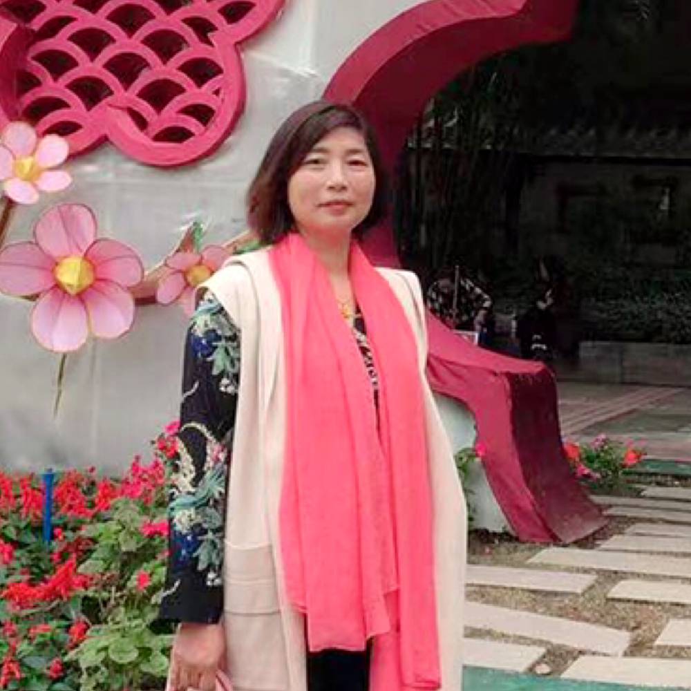 嫣然一笑玲的照片