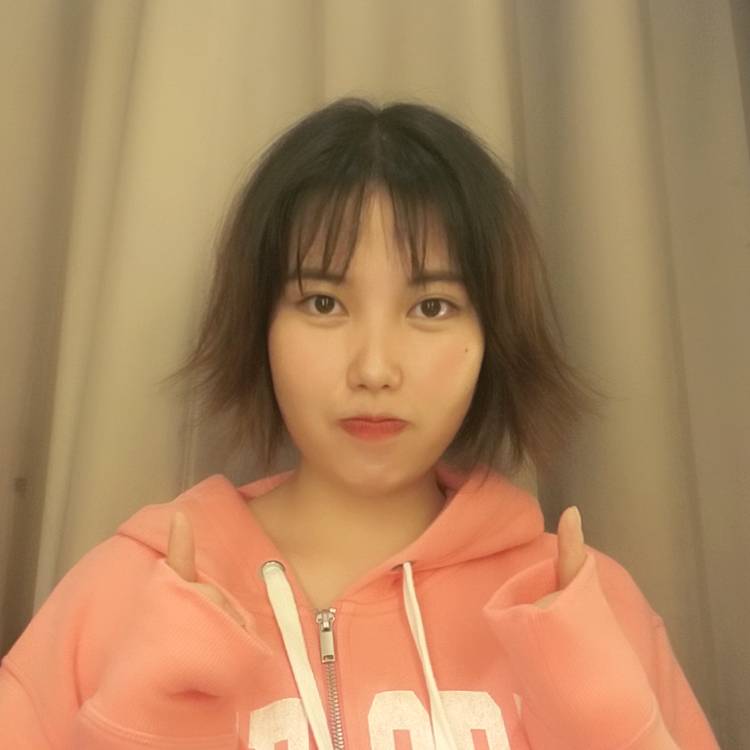 淡然微笑的照片