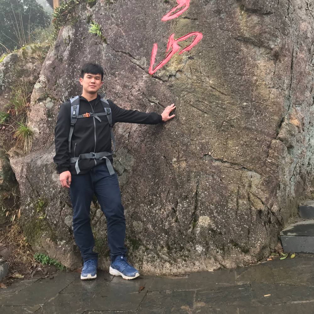 匿名的过路人的照片