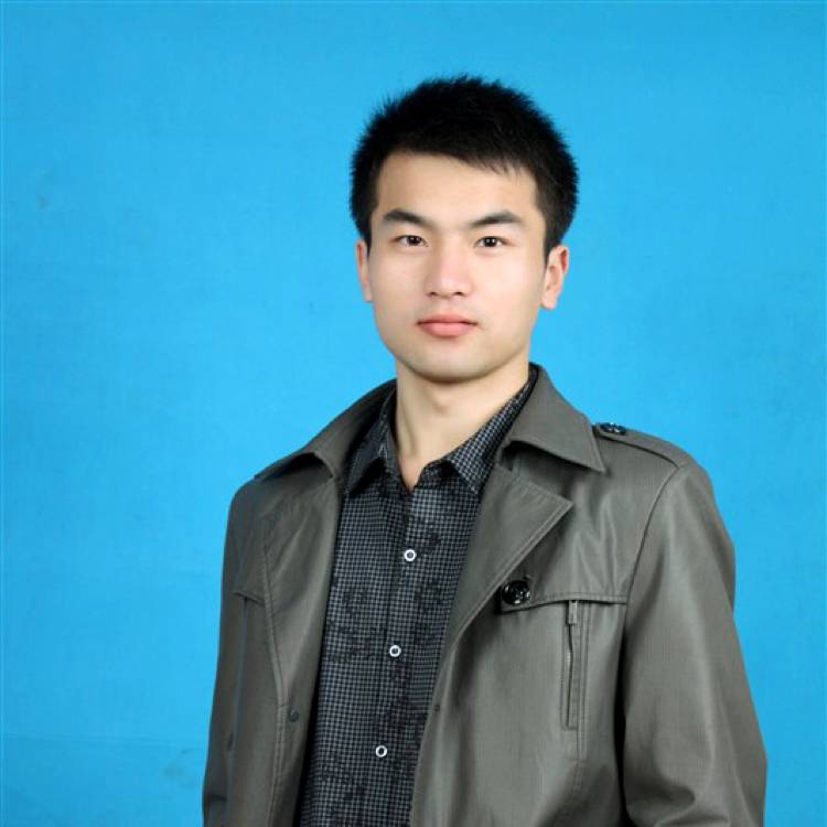 水瓶座的男人的照片