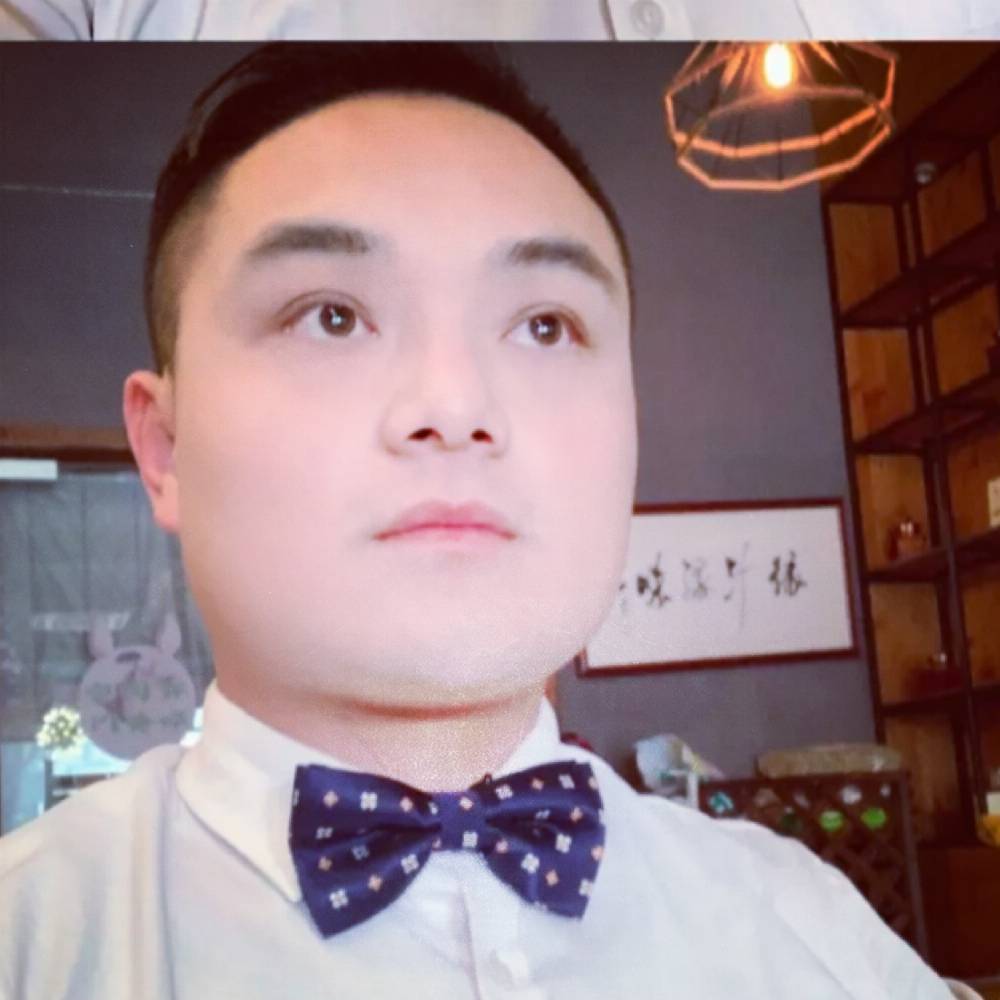 战斗型的男人的照片
