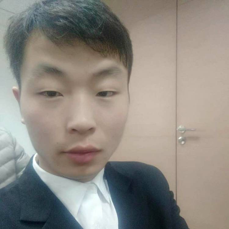 糊涂微笑的照片